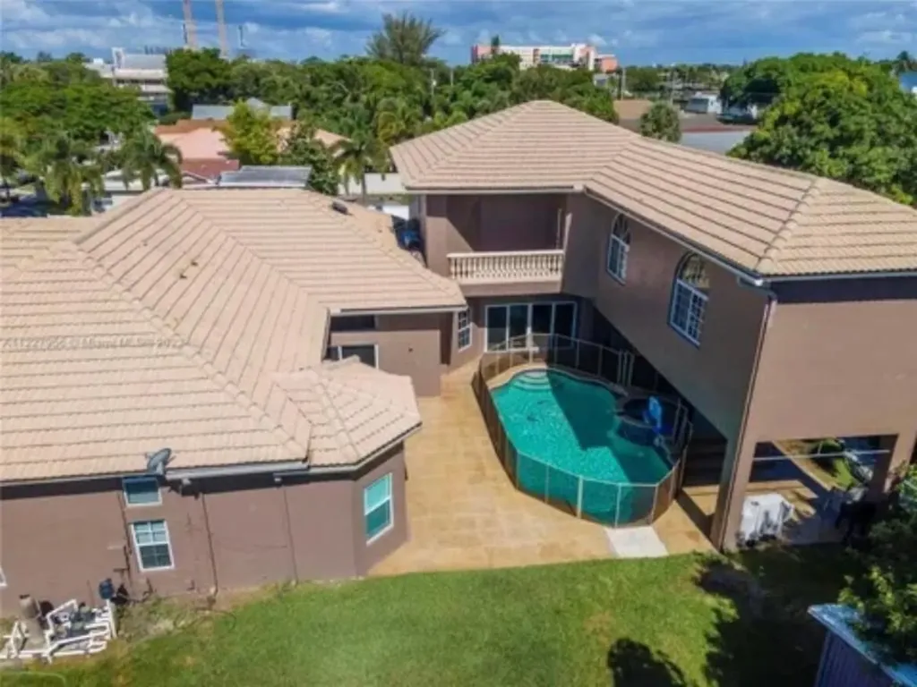 423 NE 3rd Street Pompano Beach FL 33060