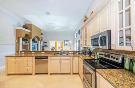 423 NE 3rd Street Pompano Beach FL 33060