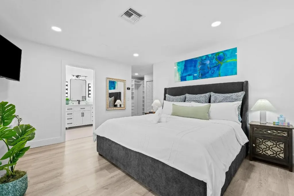 581 SE 5th Avenue Pompano Beach FL 33060
