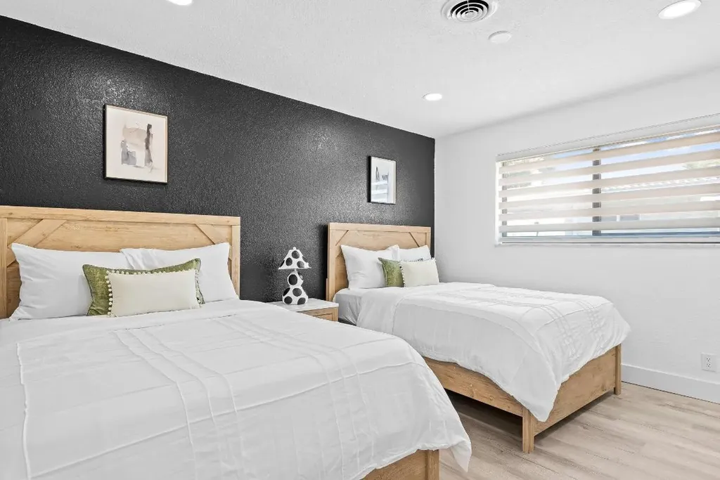 581 SE 5th Avenue Pompano Beach FL 33060