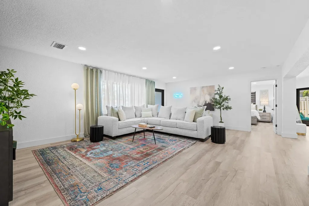 581 SE 5th Avenue Pompano Beach FL 33060