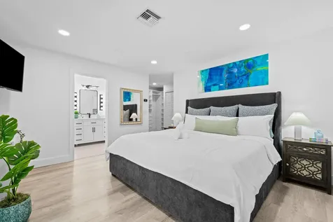 581 SE 5th Avenue Pompano Beach FL 33060