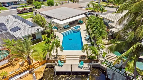 581 SE 5th Avenue Pompano Beach FL 33060