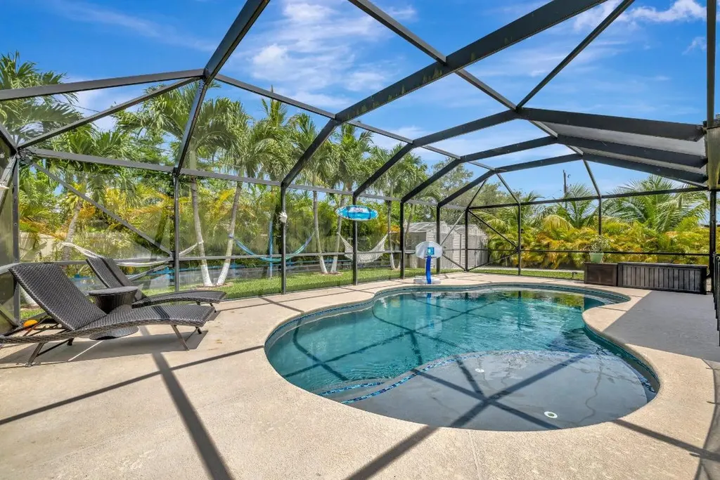 881 SW College Park Road Port St Lucie FL 34953