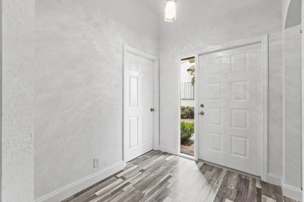 15465 Lake Gardenia Place Delray Beach FL 33484