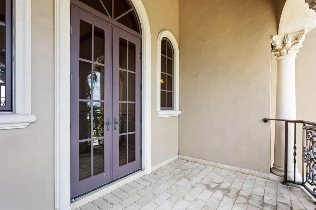 3870 NE 31st Avenue Lighthouse Point FL 33064