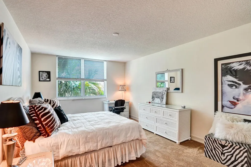 99 SE Mizner Boulevard Boca Raton FL 33432