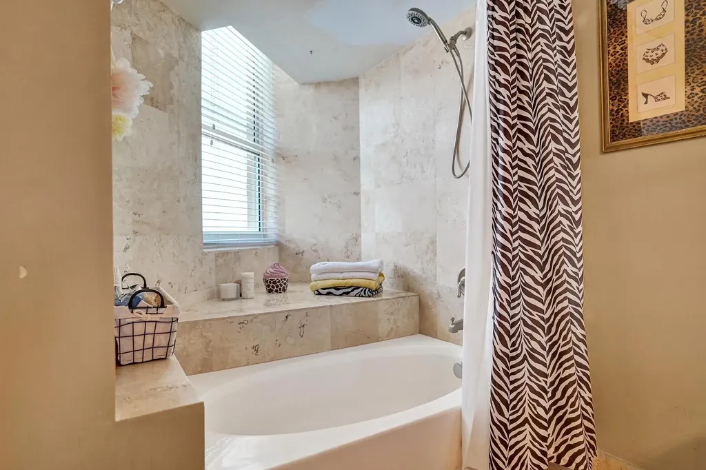 99 SE Mizner Boulevard Boca Raton FL 33432