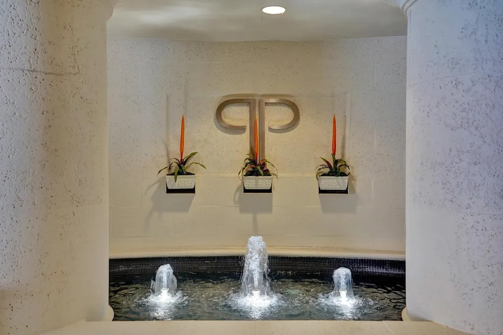 99 SE Mizner Boulevard Boca Raton FL 33432