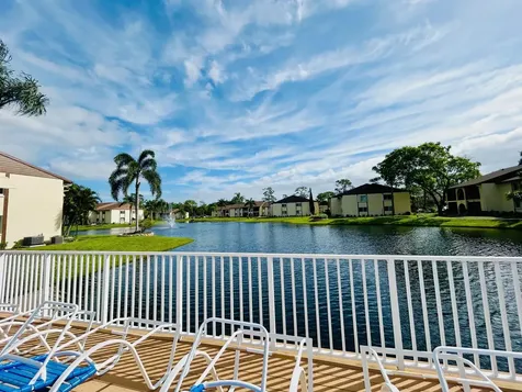 141 Lake Pine Circle Greenacres FL 33463