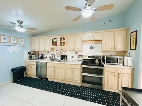 141 Lake Pine Circle Greenacres FL 33463
