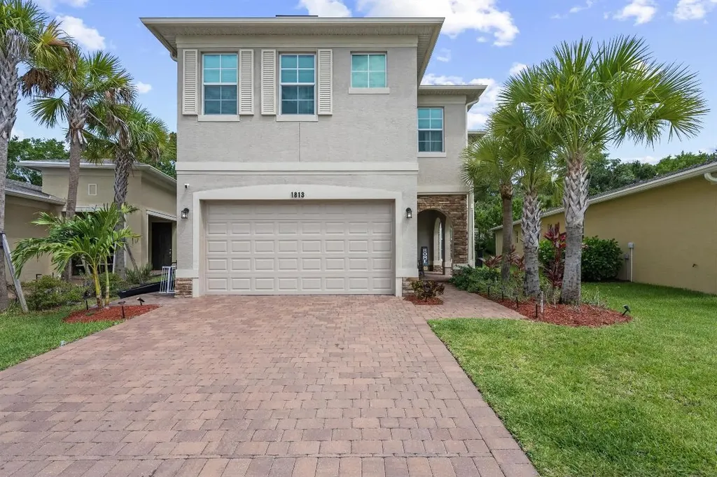 1813 NW Cataluna Circle Port St Lucie FL 34986