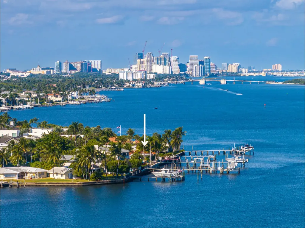 7932 Flagler Court West Palm Beach FL 33405