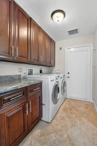 7681 NE Morningside Terrace Boca Raton FL 33487