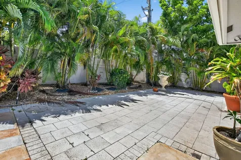 7681 NE Morningside Terrace Boca Raton FL 33487