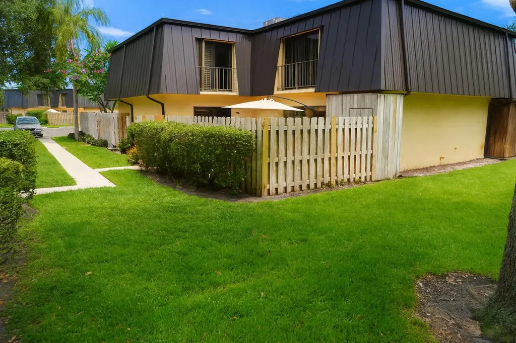 2407 Waterside Drive Lake Worth FL 33461