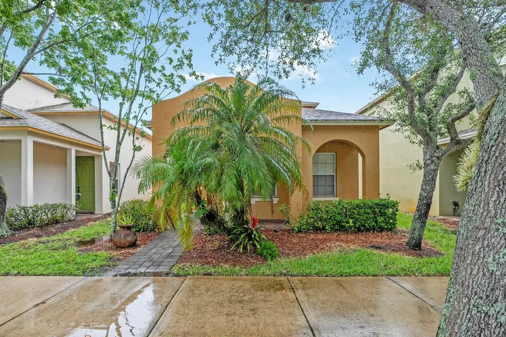 2567 SE Ruskin Drive Port St Lucie FL 34952