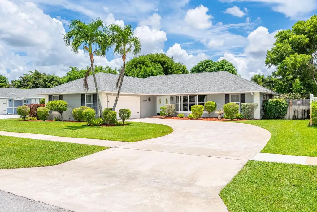11729 Greenbriar Circle Wellington FL 33414