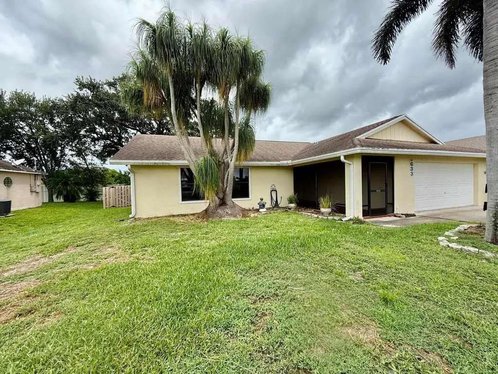 633 SW Gailbreath Avenue Port St Lucie FL 34953
