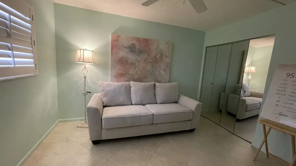 6866 Huntington Lane Delray Beach FL 33446
