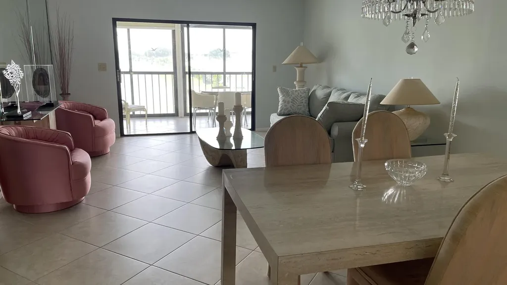 6866 Huntington Lane Delray Beach FL 33446