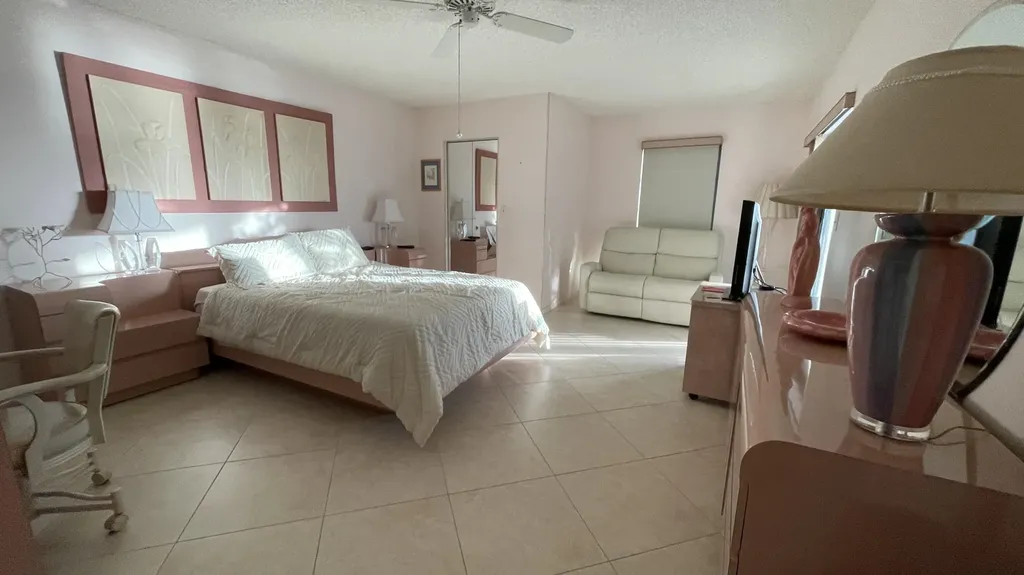 6866 Huntington Lane Delray Beach FL 33446