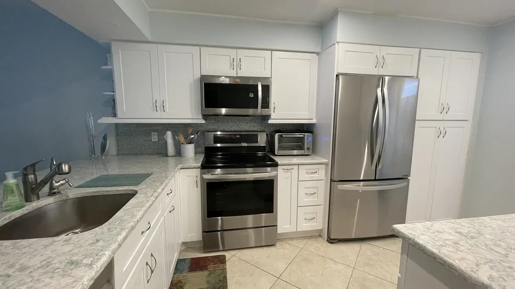 6866 Huntington Lane Delray Beach FL 33446