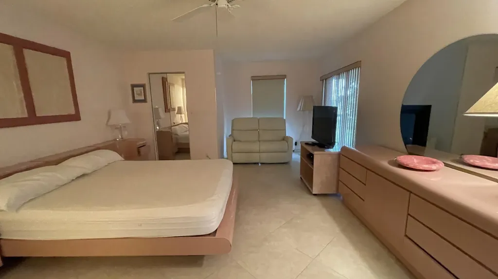 6866 Huntington Lane Delray Beach FL 33446