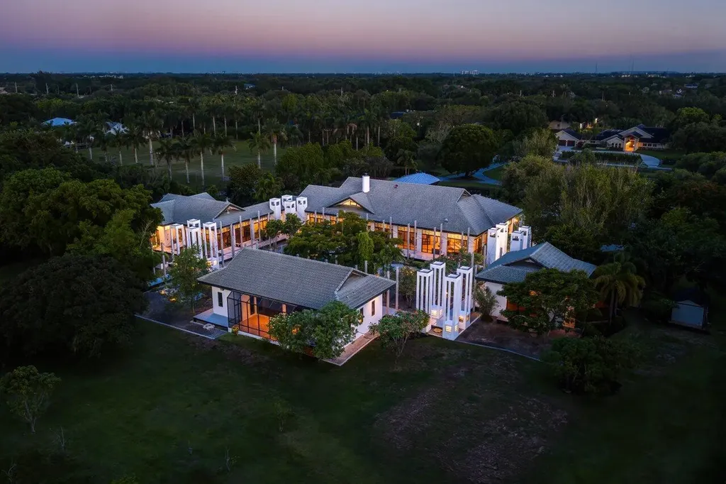8549 Surrey Lane Boca Raton FL 33496
