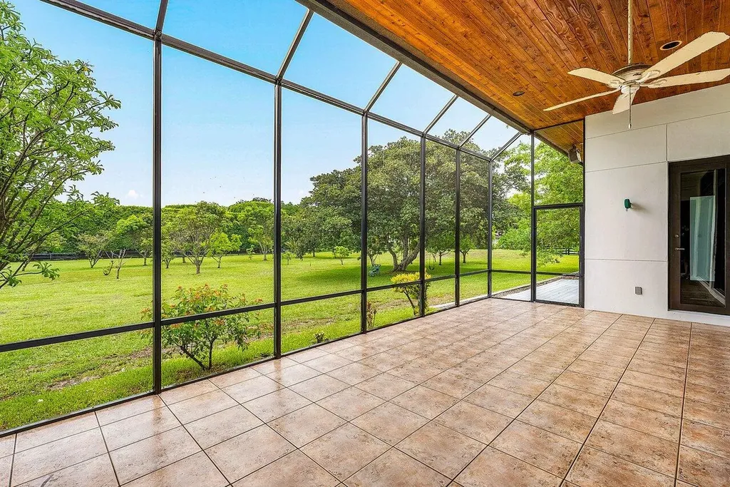 8549 Surrey Lane Boca Raton FL 33496