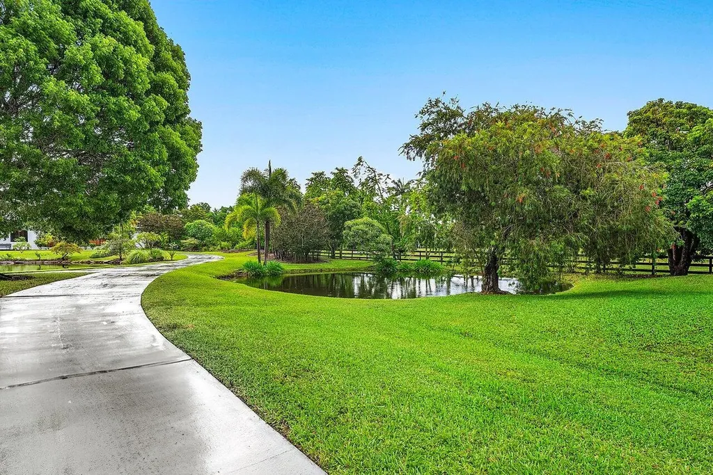 8549 Surrey Lane Boca Raton FL 33496