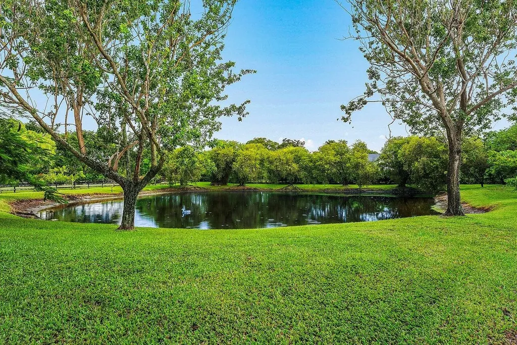 8549 Surrey Lane Boca Raton FL 33496