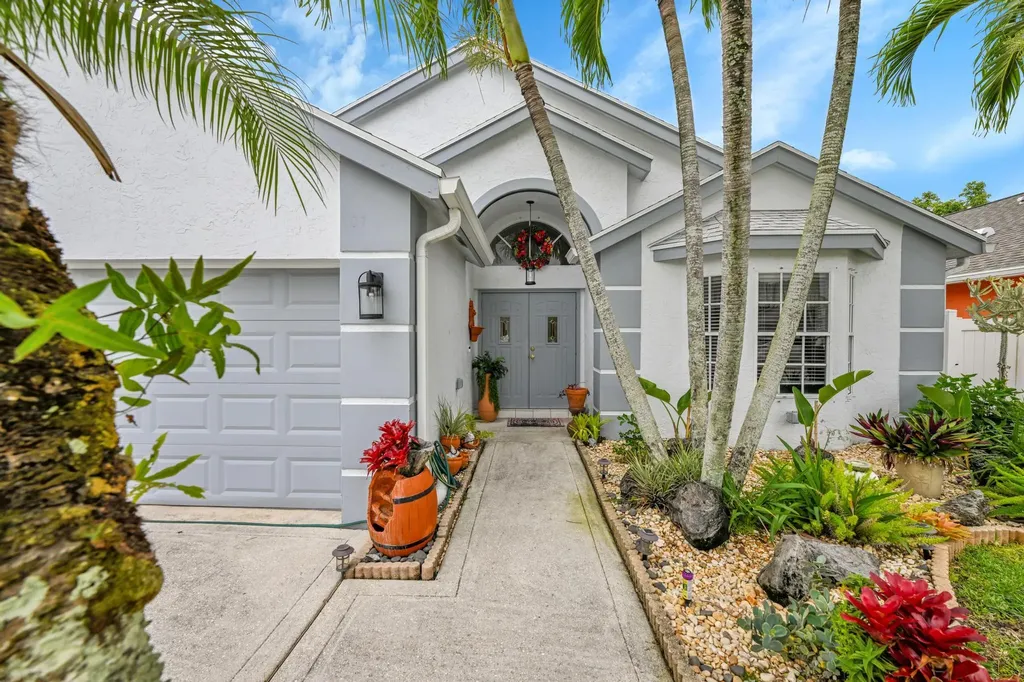 107 Saddle Trail Royal Palm Beach FL 33411
