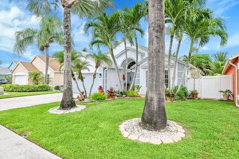 107 Saddle Trail Royal Palm Beach FL 33411