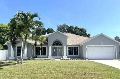 2549 SE Tiger Avenue Port St Lucie FL 34952