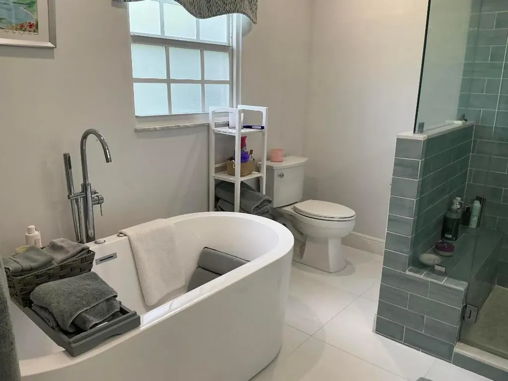 18 Holly Drive Boynton Beach FL 33436
