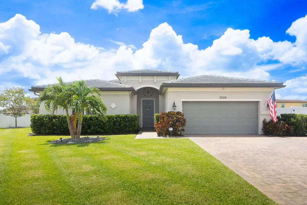 7509 NW Greenspring Street Port St Lucie FL 34987