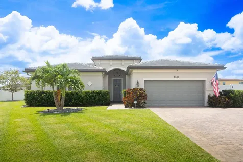 7509 NW Greenspring Street Port St Lucie FL 34987