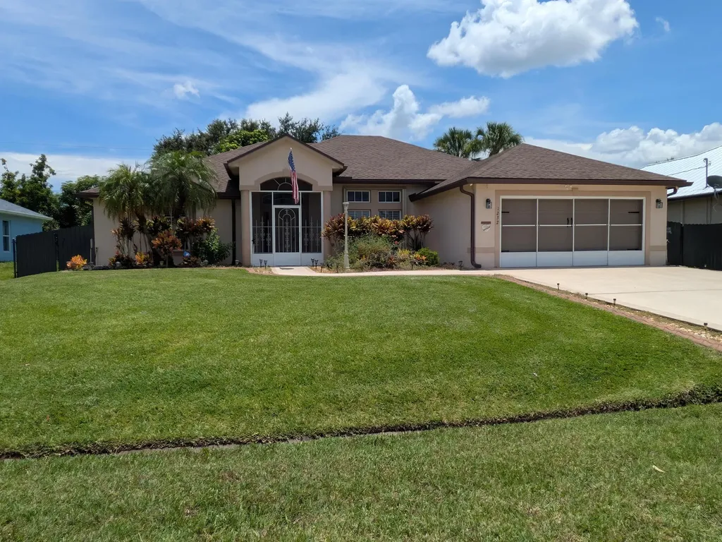 1232 SW Lawndale Avenue Port St Lucie FL 34953