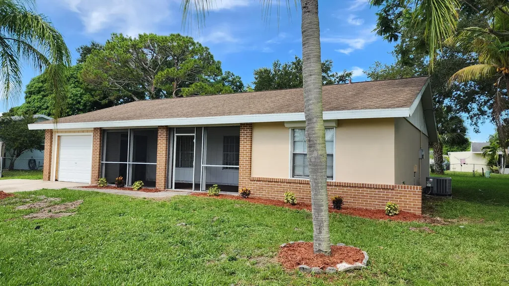 342 NE Surrey Street Port St Lucie FL 34983