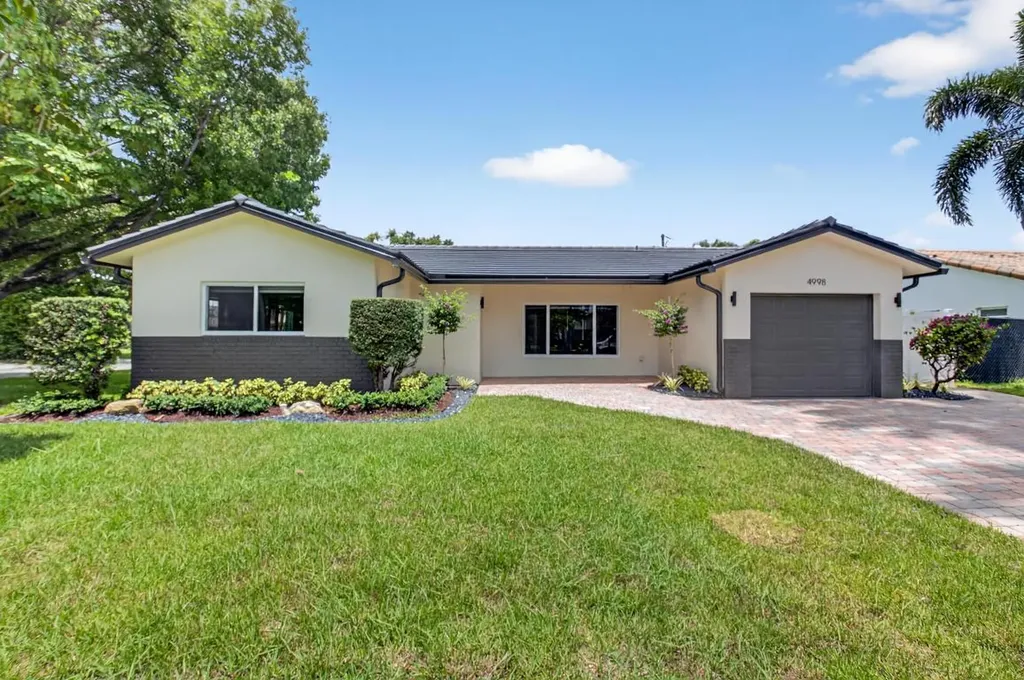 4998 NW 4th Avenue Boca Raton FL 33431
