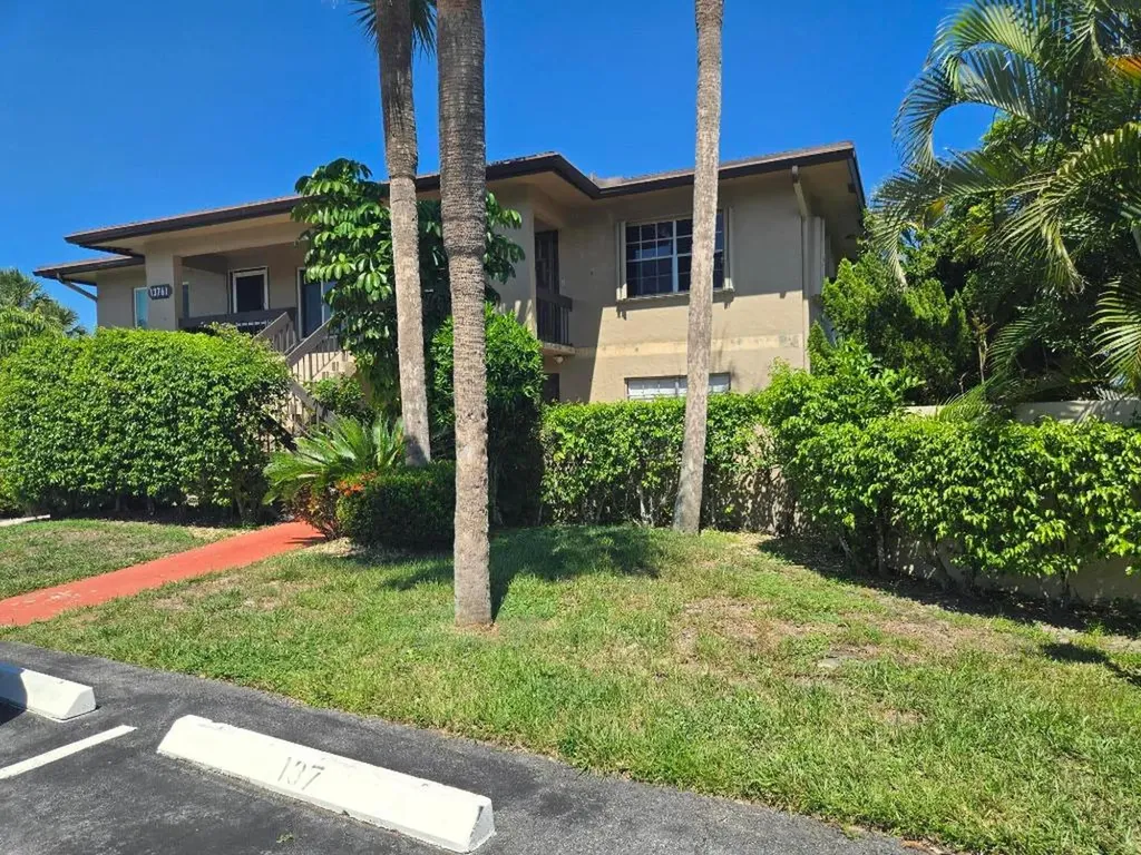13761 Via Aurora Delray Beach FL 33484