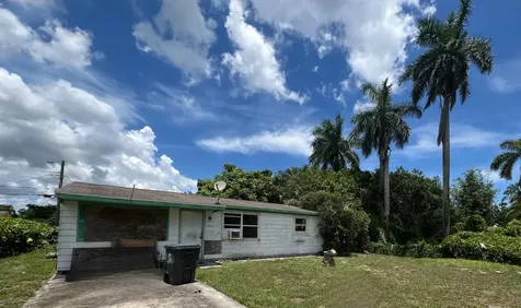 3267 Hurricane Drive Lake Worth FL 33462