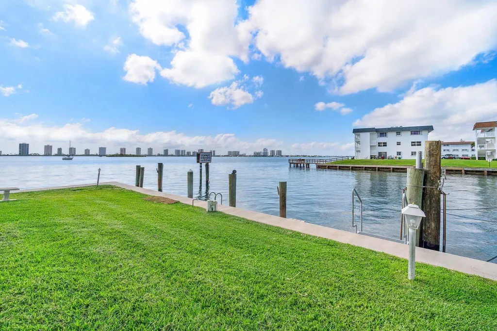 100 Paradise Harbour Boulevard North Palm Beach FL 33408