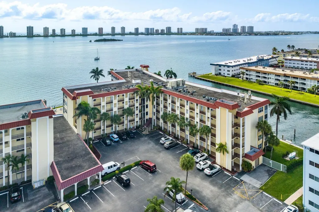 100 Paradise Harbour Boulevard North Palm Beach FL 33408