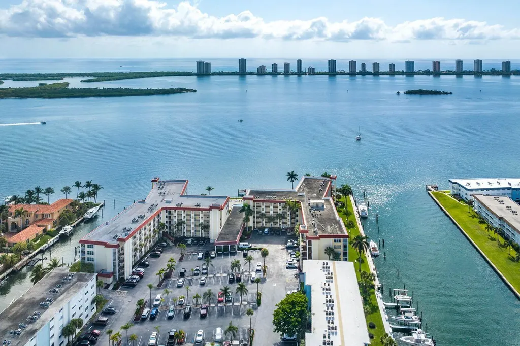 100 Paradise Harbour Boulevard North Palm Beach FL 33408