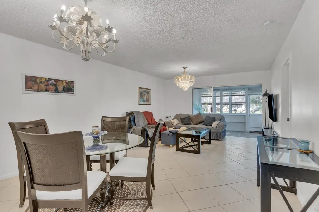 857 Worcester B Lane Lake Worth FL 33467