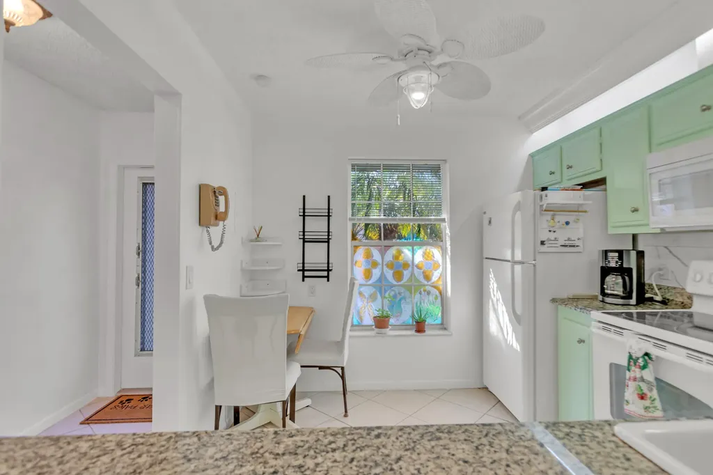 857 Worcester B Lane Lake Worth FL 33467