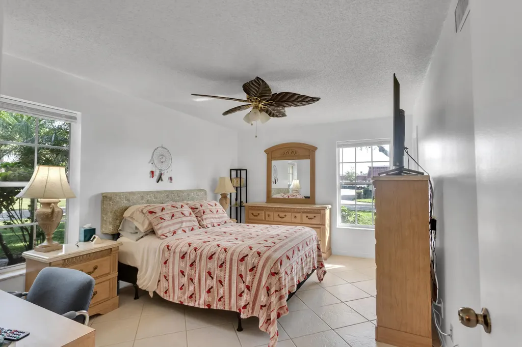 857 Worcester B Lane Lake Worth FL 33467