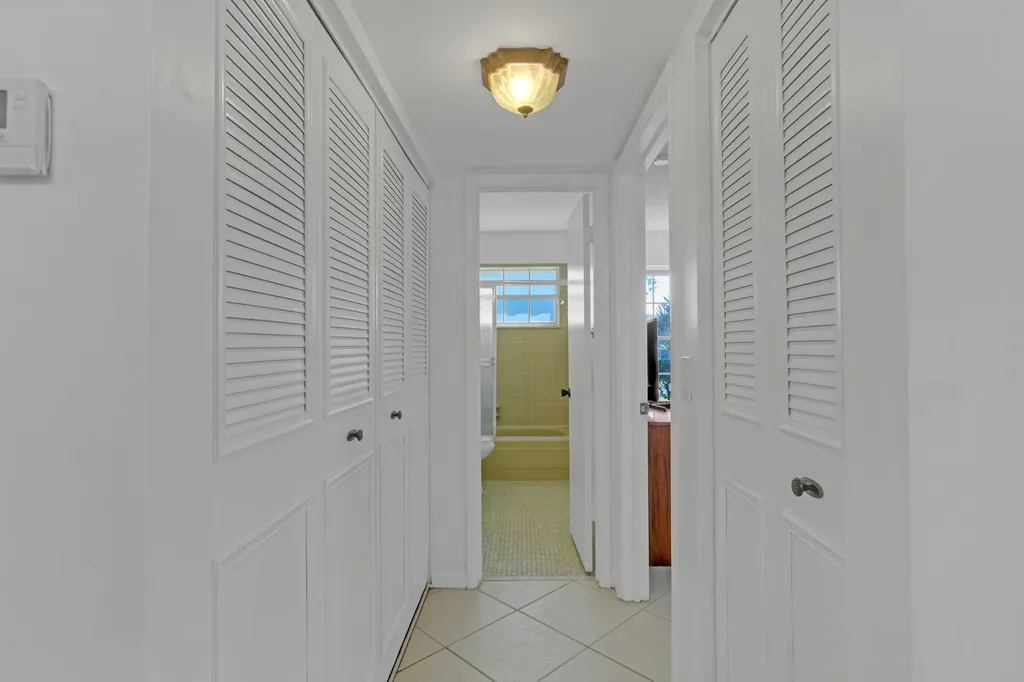 857 Worcester B Lane Lake Worth FL 33467